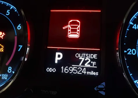 2017 Toyota Corolla L из США, поврежденный, VIN 2T1BURHE0HC932119